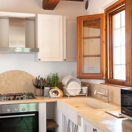 La Fattoria Del Rio Di Sopra - Baldeschi בית חווה טואורו סול טראסימנו